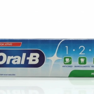 PhotoGrid_1762583814961[1]